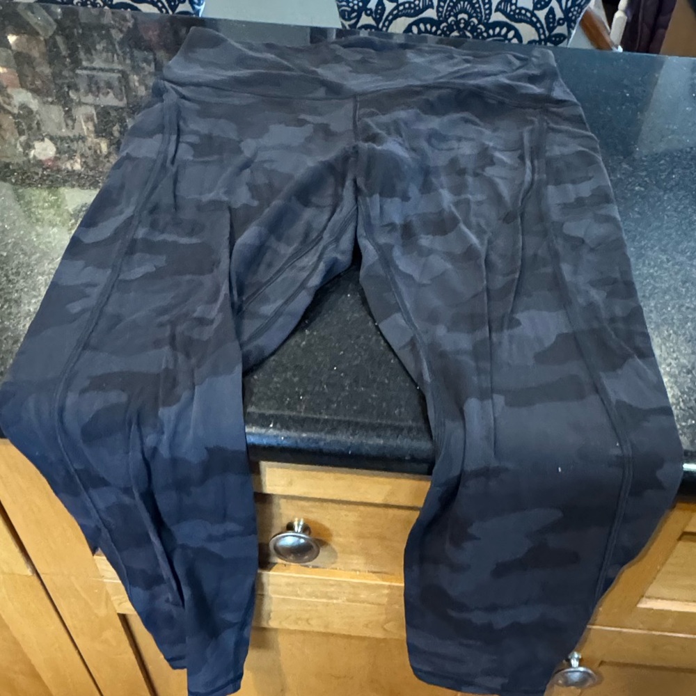 Lululemon Athletica Black Camouflage Leggings - Picture 6 of 9